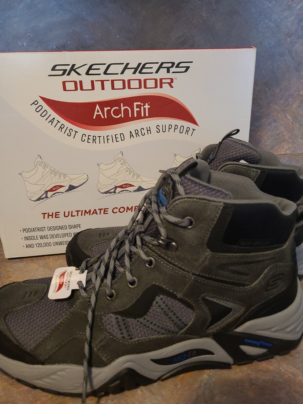 Skechers shoes best sale for hiking