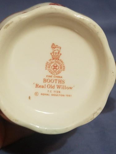 Royal Doulton Red Booths Real Old Willow tea cup