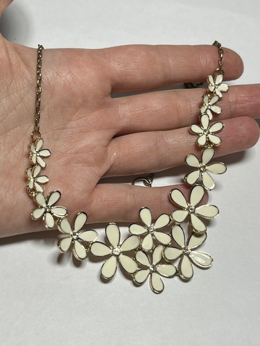 90'S Y2K White Daisy Flower 3D Bunch Enamel Rhinestone Goldtone