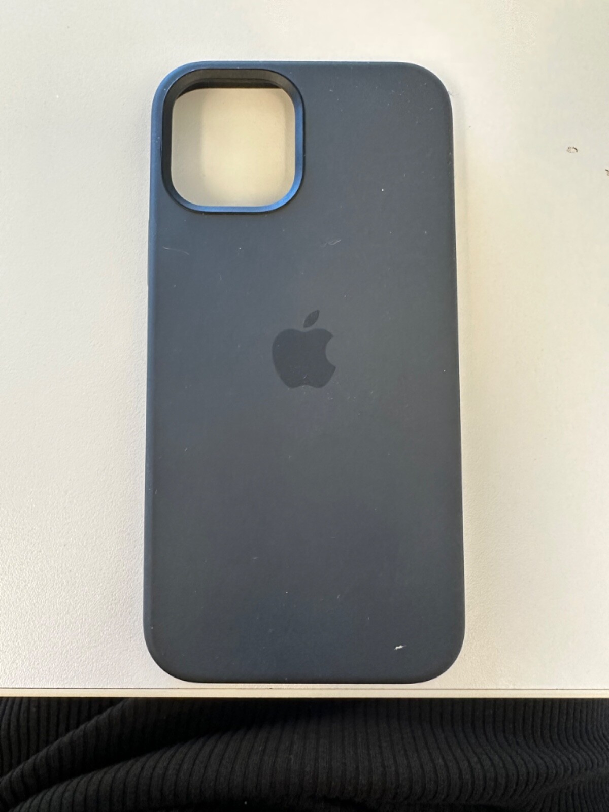 Apple Silicone Case with MagSafe for iPhone 13 Pro