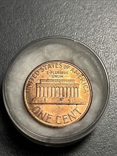 Extremely Rare 1987 Double Error “No Mint” Lincoln Memorial