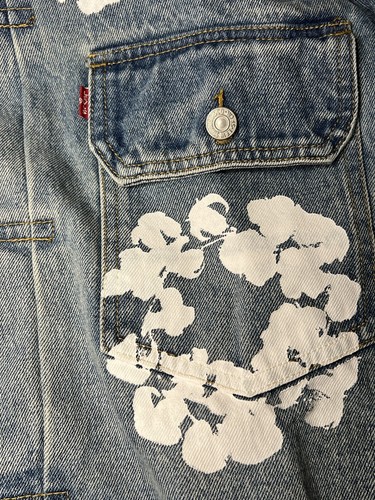 Pre-owned Levi's Size Xl – X Denim Tears Type 2 All Over Wreath Light Wash Jacket In Blue