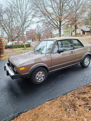 1984 Volkswagen Rabbit Brown FWD Automatic DELUXE