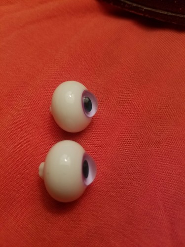 20mm Glass Doll Eyes, Light Lavender With Green Pupil