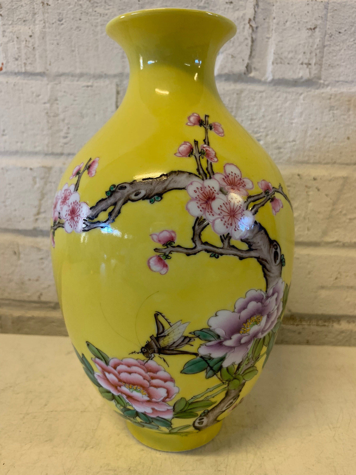 Vtg Antique Chinese Famille Jaune Yellow Vase w/ Floral Poem