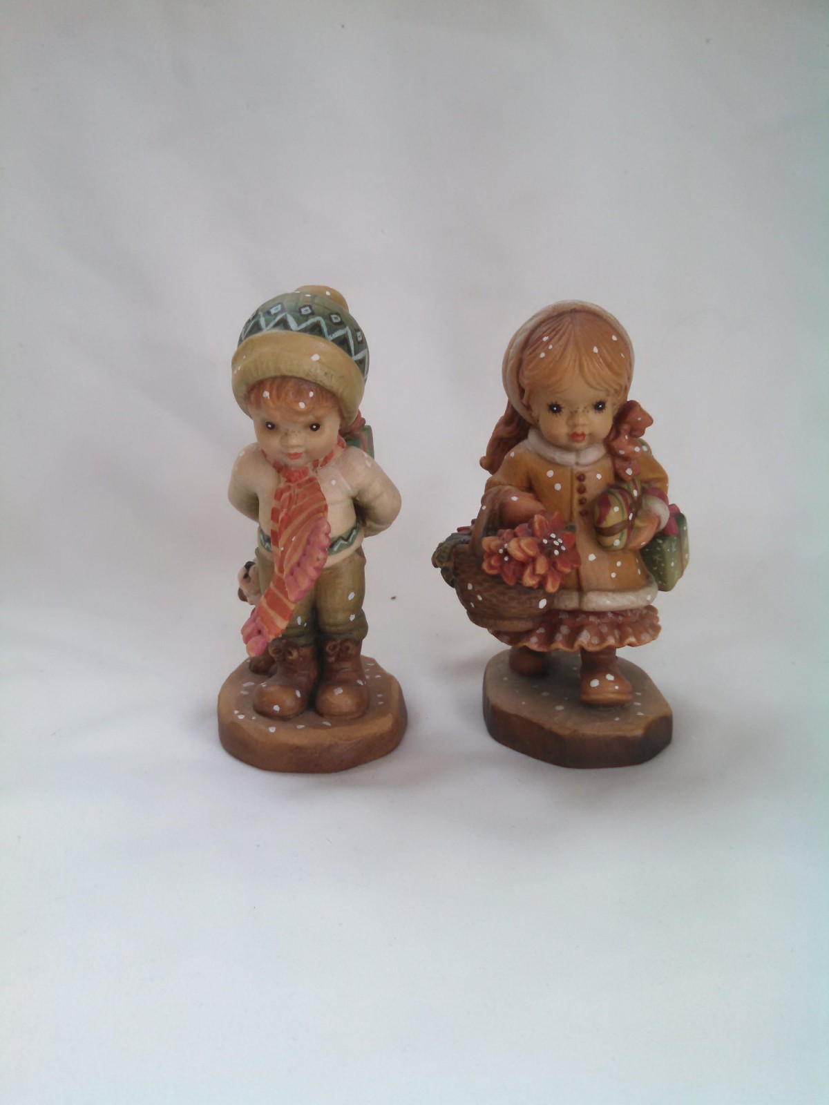 ANRI Christmas Boy and Girl figurines