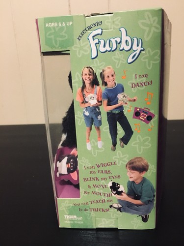 1998 TIGER ELECTRONICS--ELECTRONIC BLACK/WHITE RARE CLOSED EYES. NEW. SEALED