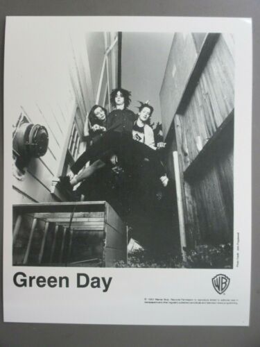 Green Day black & white 8 X 10 glossy promo photo 1993  !