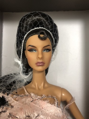 Integrity Toys Fashion Royalty Up With A Twist Agnes Von Integrity Toys Fashion Royalty Up With A Twist Agnes Von