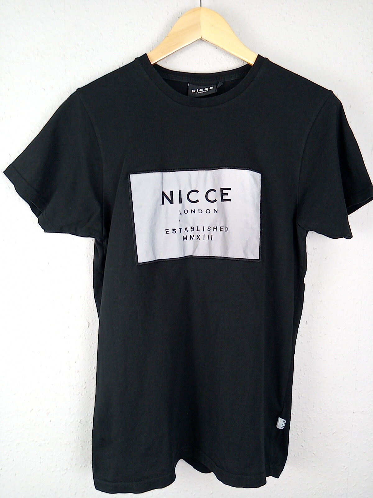 NICCE London T Shirt Men s Small Black reflective spellout stencil panel