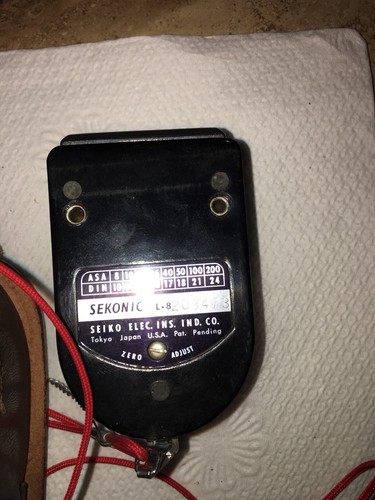 VINTAGE SEKONIC L - 8 LIGHT METER. INSTRUMENT. ZERO ADJUST IN LEATHER CASE