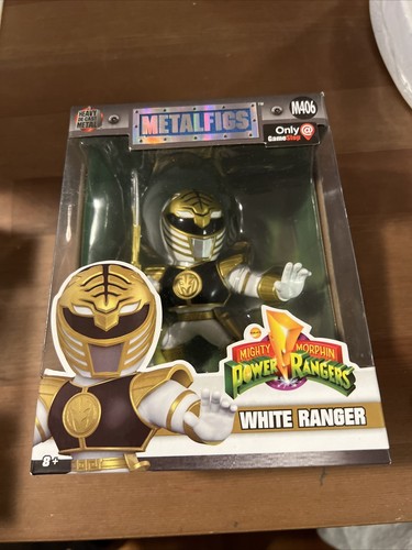 Mighty Morphin Power Rangers PINK RANGER Legacy Collection