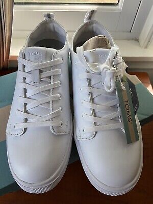 White leather cheap sneakers india