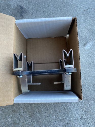 WESTINGHOUSE BRYANT METER SOCKET 125A MAX. 120/240V 1 PH FOR MULTI METER