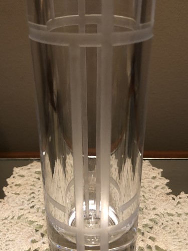 Kate Spade Madison Square New York Cylinder Vase 7 1/2” Crystal Etched Lines