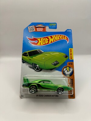 2016 Hot Wheels #124 Muscle Mania '69 Dodge Charger Daytona Green