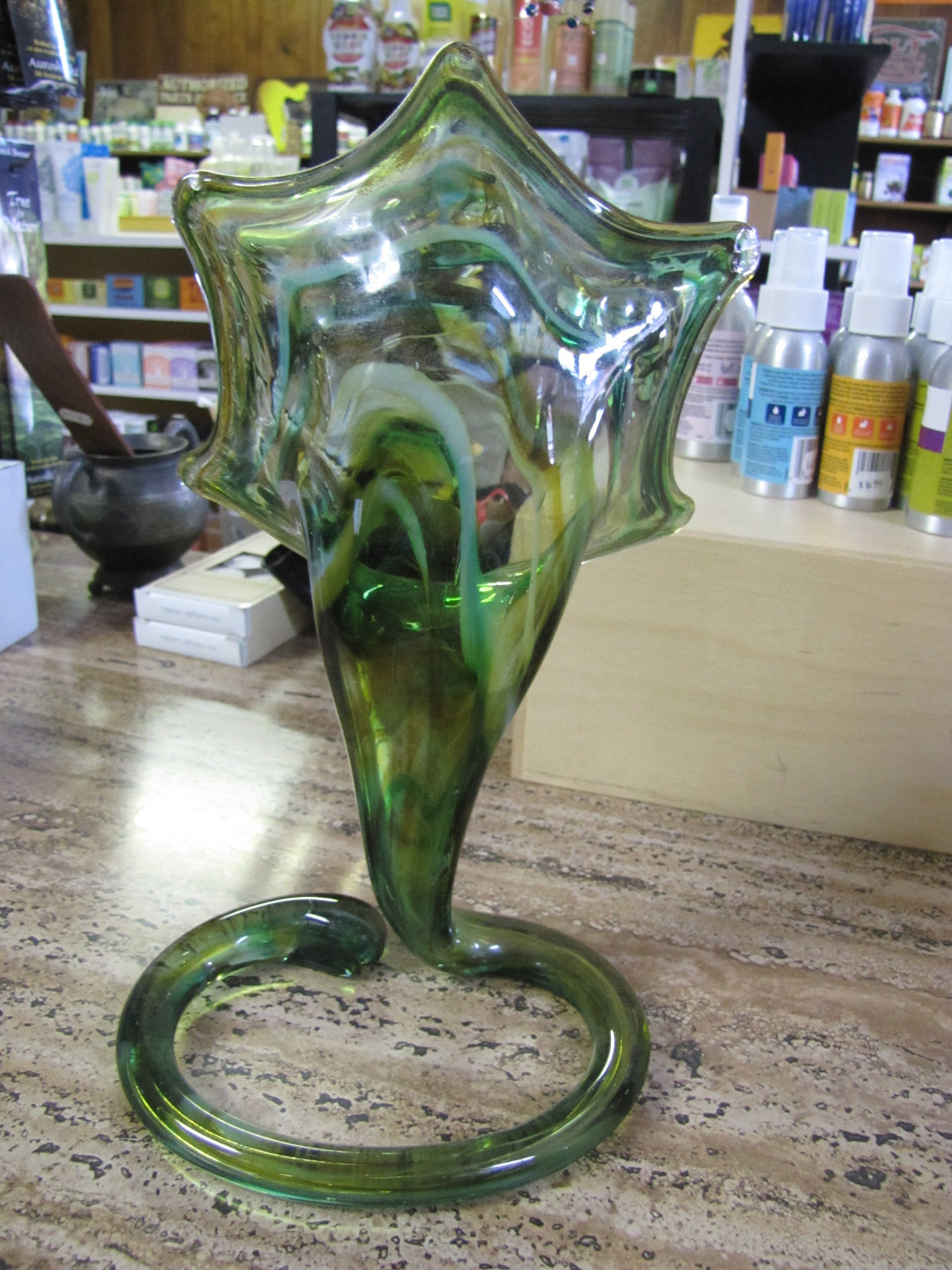 USED VINTAGE CORNUCOPIA  ART GLASS VASE 11 1/2