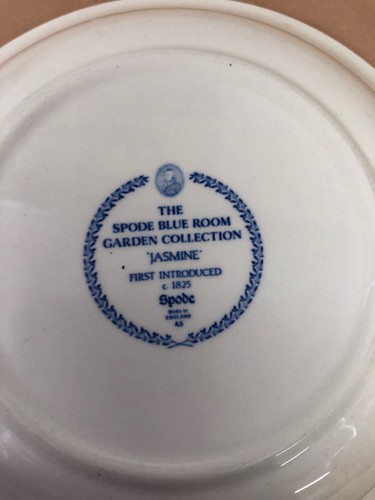 LOT SPODE BLUE ROOM GARDEN COLLECTION PLATE AND 3 BOWLS