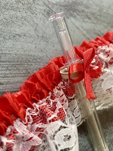 インポート・海外人気ブランド RED/WHITE NURSE RUBIE'S GARTER NEEDLE HYPODERMIC WITH Clothing