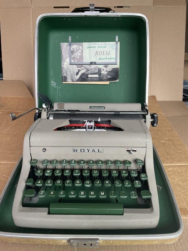 1968 Royal Aristocrat on the Typewriter Database