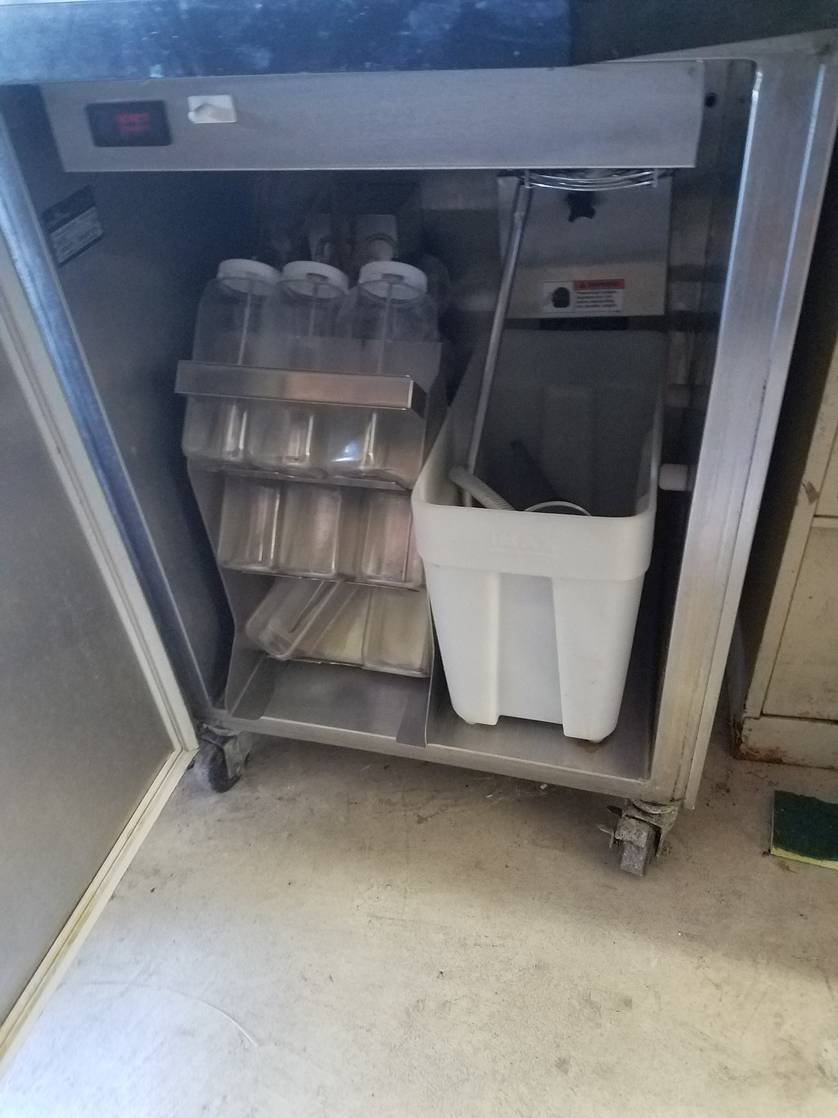 2015 Electro Freeze Fuzionate 9 Soft Serve Ice Cream/Frozen Yogurt machine.