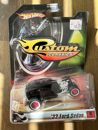 Hot Wheels Custom Classics 1932 32 Ford Sedan #8/9 1:50