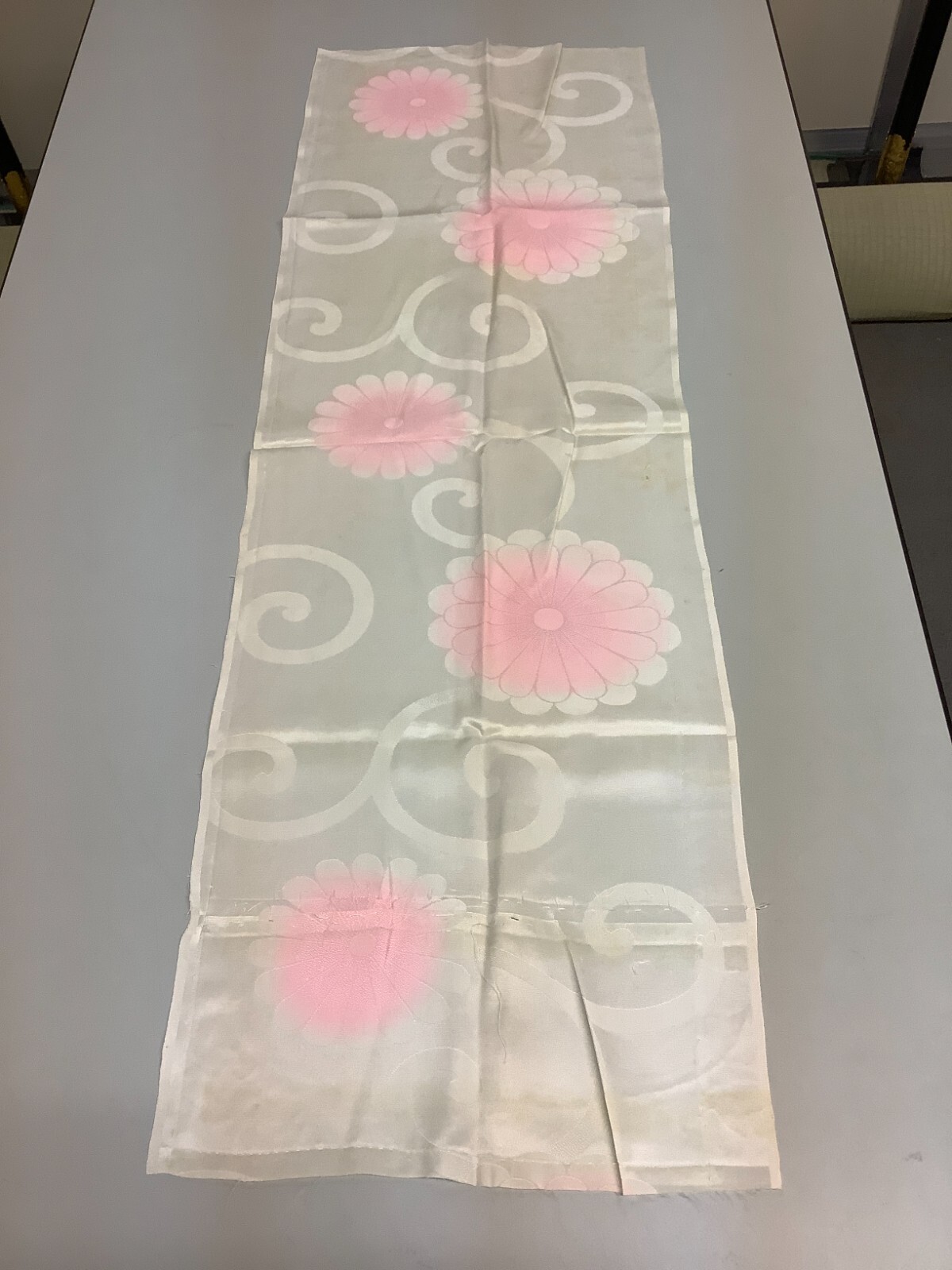 2Z09z60 Japanese Kimono Silk FABRIC Flowers, Noshi Off-white