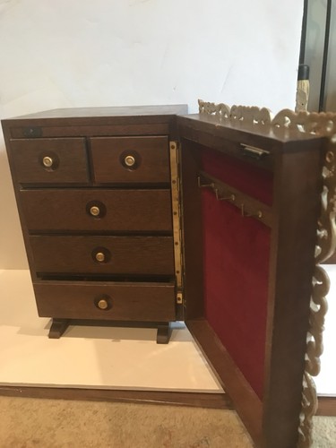 Vintage Table Top Jewelry Box w/Mirror on Front