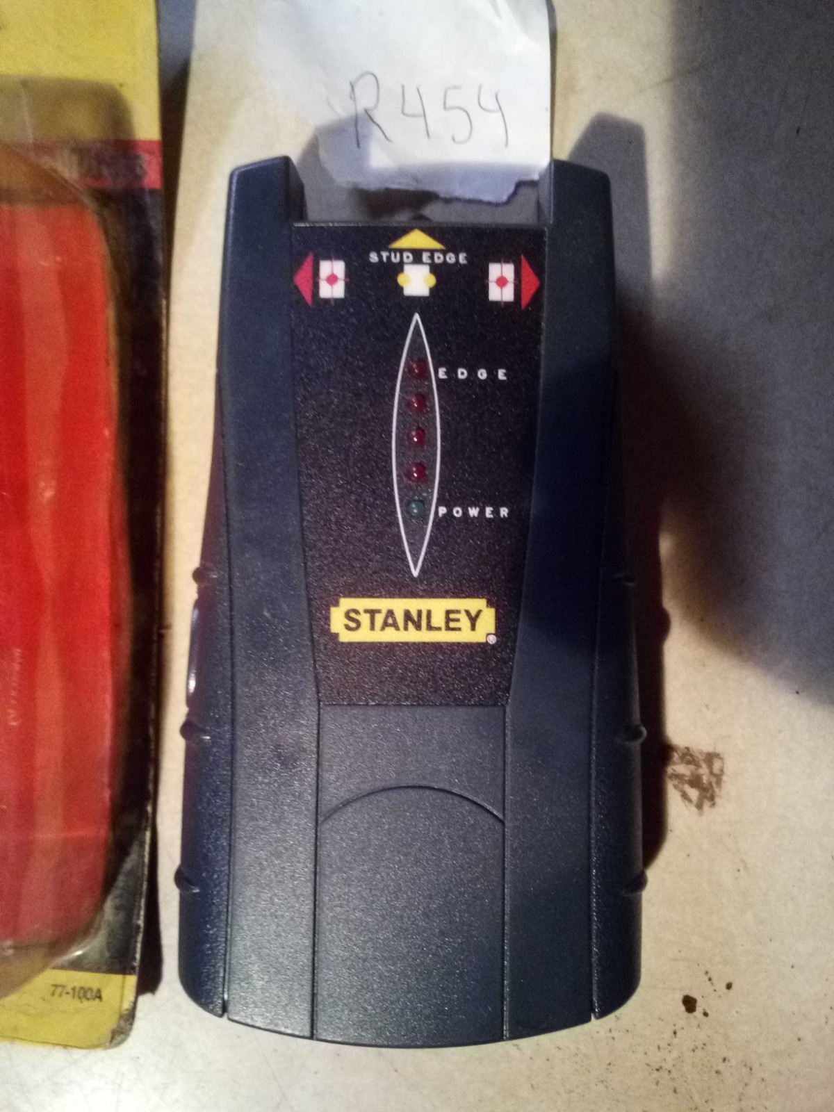 Stanley IntelliSensor - Stud And Joint Locator finder 77-100A Gray - New