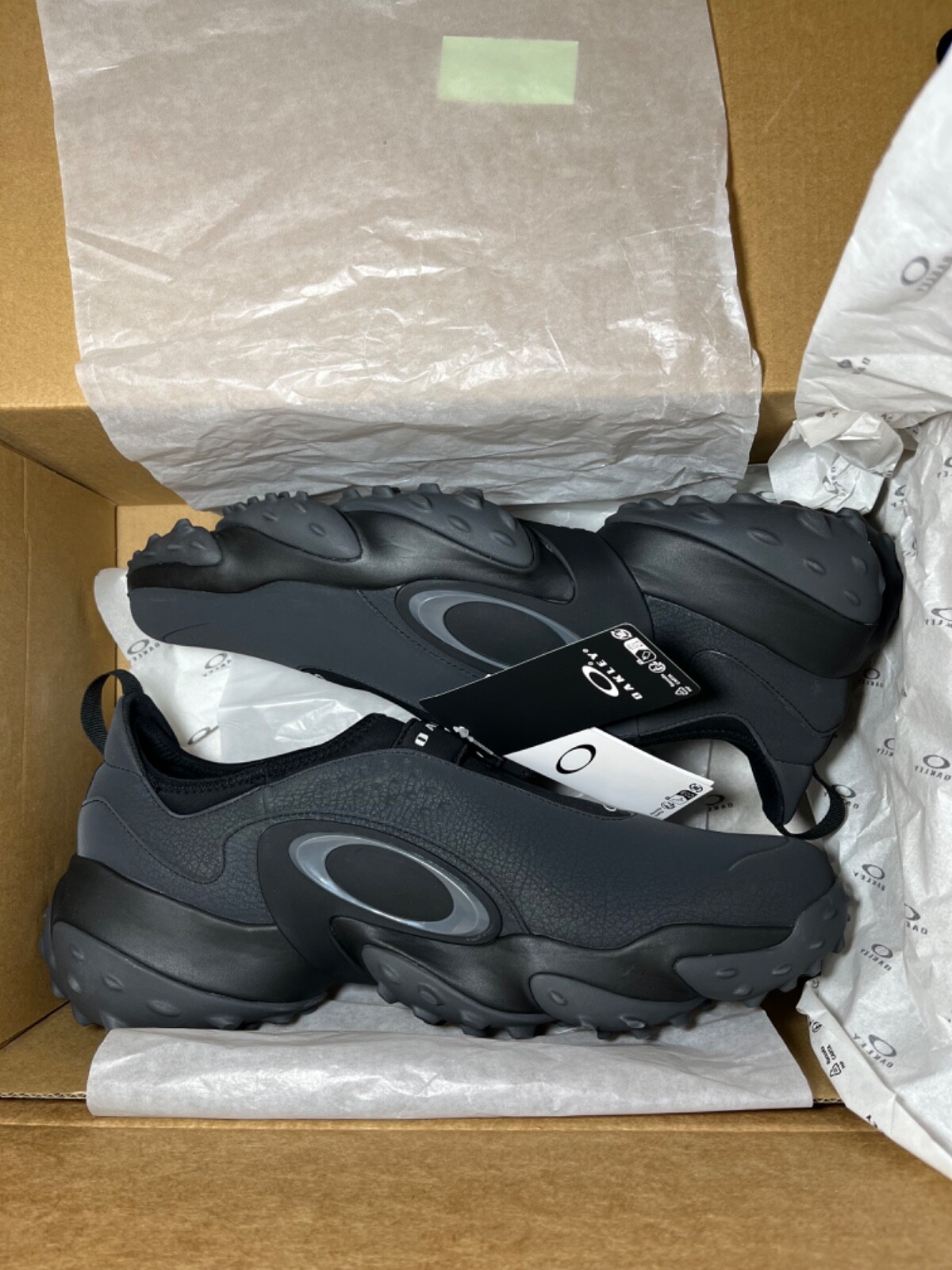 OAKLEY EDGE ICON SIZE 14 GOLF SHOES BRAND NEW BLACK BLACKOUT OAKLEY EDGE ICON SIZE 14 GOLF SHOES BRAND NEW BLACK BLACKOUT