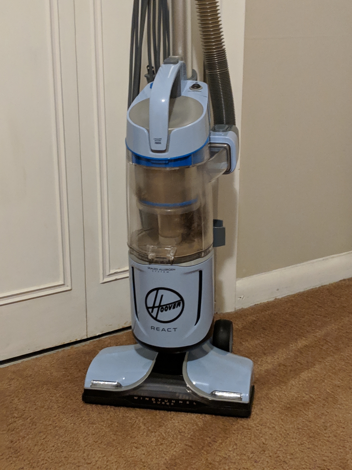 NEW Hoover REACT QuickLift Upright Vacuum Cleaner, UH73300PC