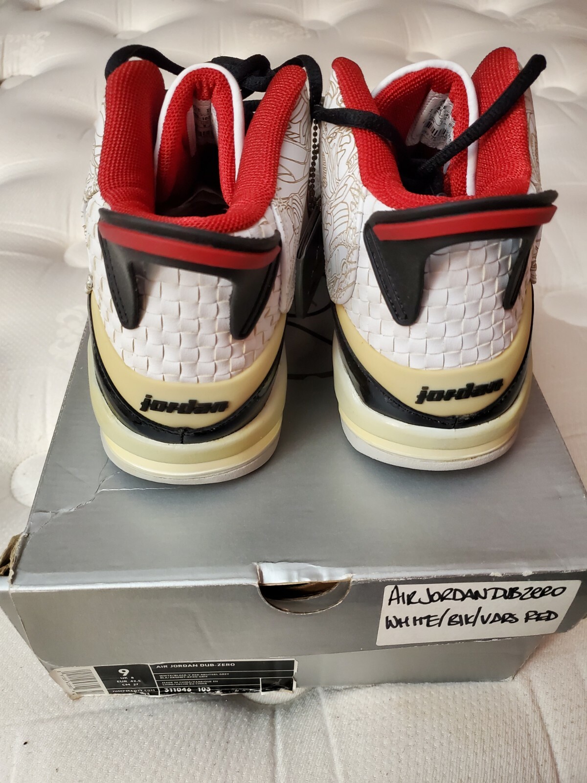 Nike Air Jordan Dub Zero OG 2005 Sz 9 White/Varsity Red/Neutral Grey/Black  New: купить с доставкой из США, цена 25 049 руб - (124178901306)