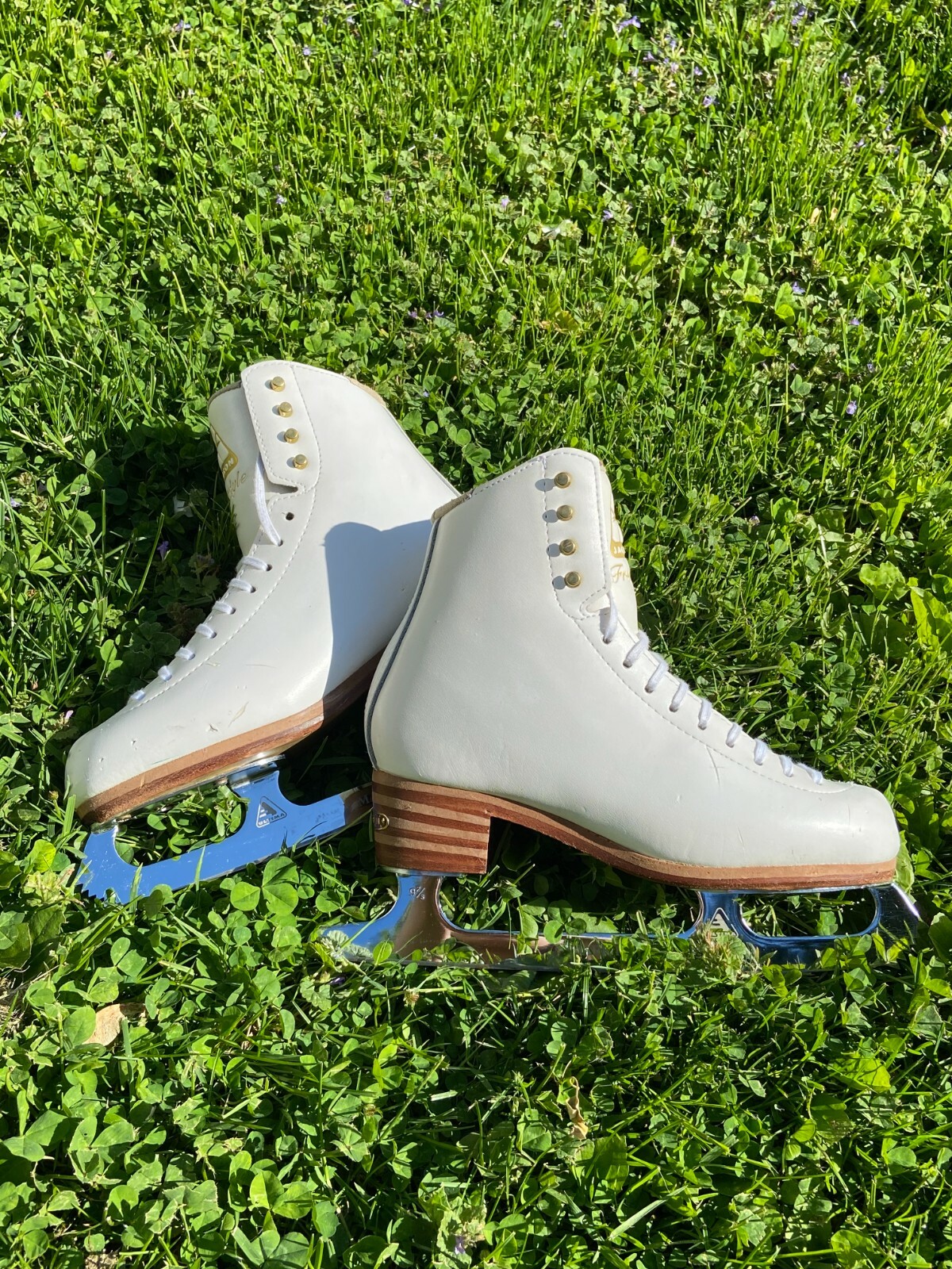 Jackson Freestyle Figure Skates 2100, Size 6.5A with Mark IV 9 2/3