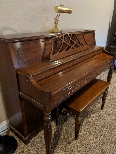 Beautiful Baldwin Acrosonic Upright Piano 2000