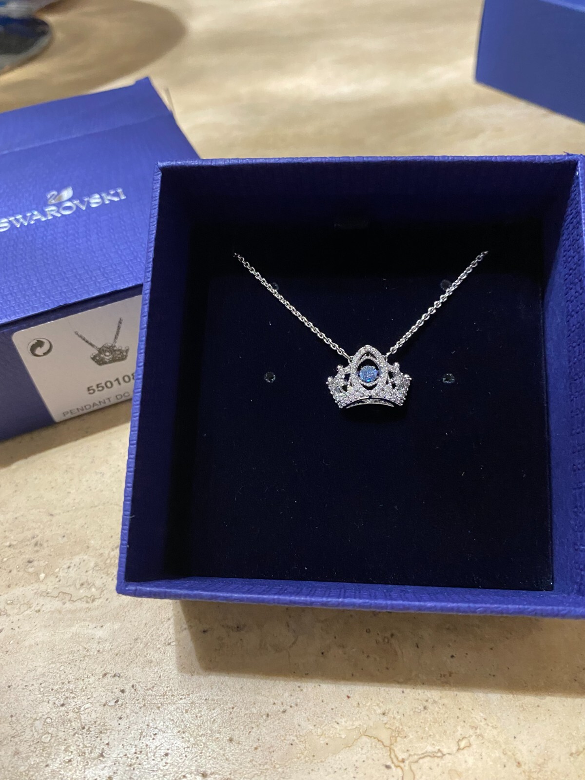 箱付き✨️ SWAROVSKI Bee A Queen 3点セット 箱付き✨️ SWAROVSKI Bee A Queen 3点セット