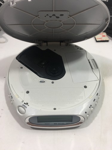 Sony CD Walkman D-EJ368CK with Power Adapter, Car Charger, RM-MC24C Remot