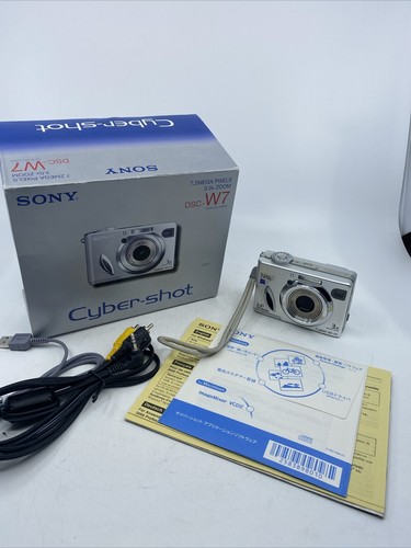 SONY Cyber-Shot DSC-W7 専用ケース付　動作確認済 Silver Sony DSC-W7 Cyber-Shot 7.2 MP Digital Camera W/Box