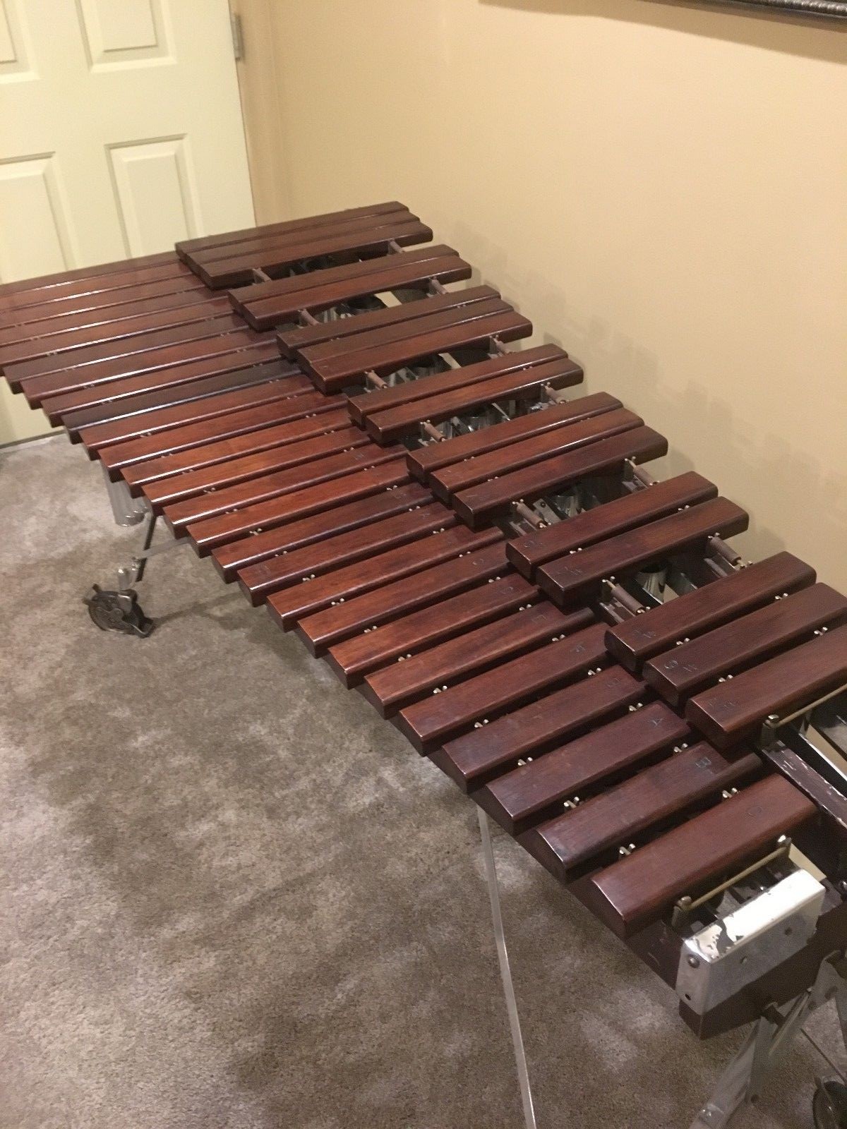 Marimba 3.5 octave Leedy and stand, BEAUTIFUL!