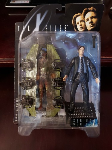 X-Files/シリーズⅠ Fox Mulder フィギュア 移動ベッド付き X-Files/シリーズⅠ Fox Mulder フィギュア 移動ベッド付き