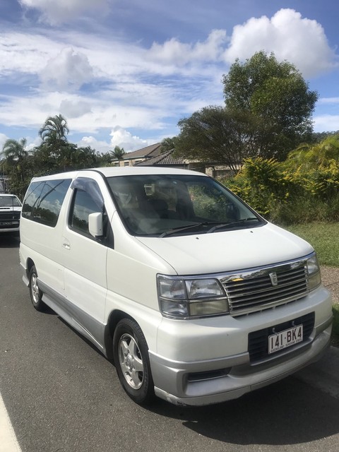 Nissan elgrand 2000