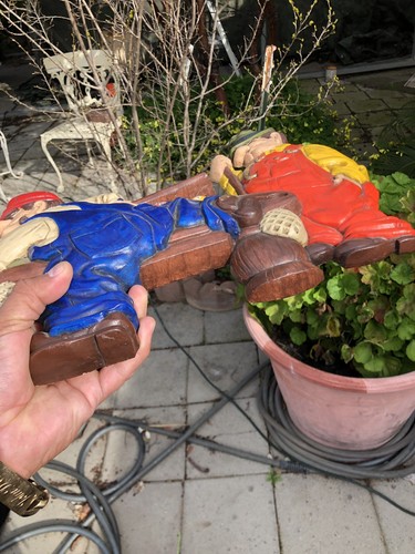 VINTAGE “MOBSTER/MAFIA” POOL Chalk ware LARGE Wall Mount