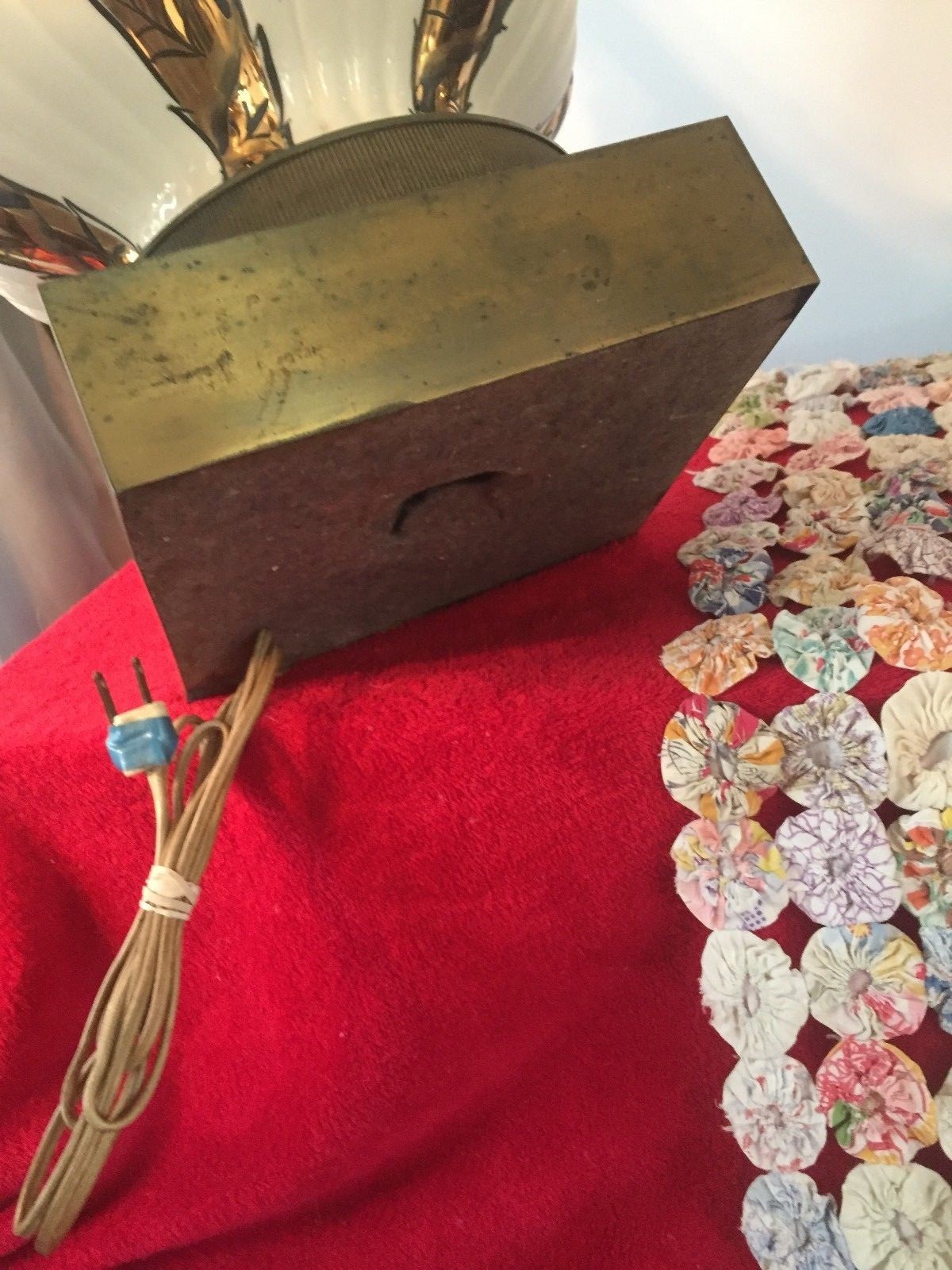 Vintage Table Lamp Gold Gilt Hand Painted Antique Brass Base Art Deco or Asian