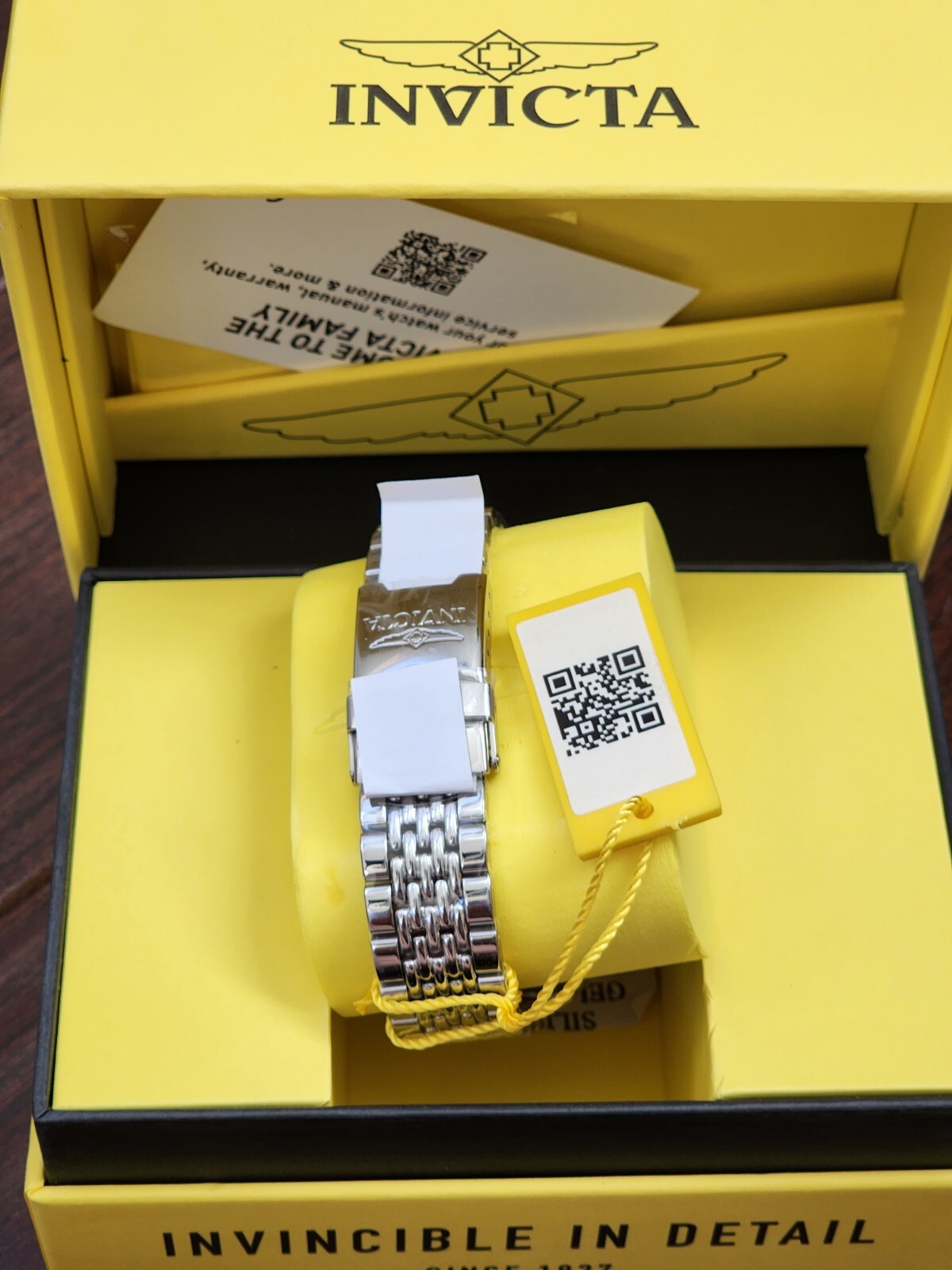 Invicta 22590 deals