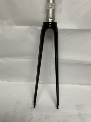 700c Carbon Fork Rim Brake, 45mm Offset, 300mm Steer 1 1/8 Tapper To 1.5 In