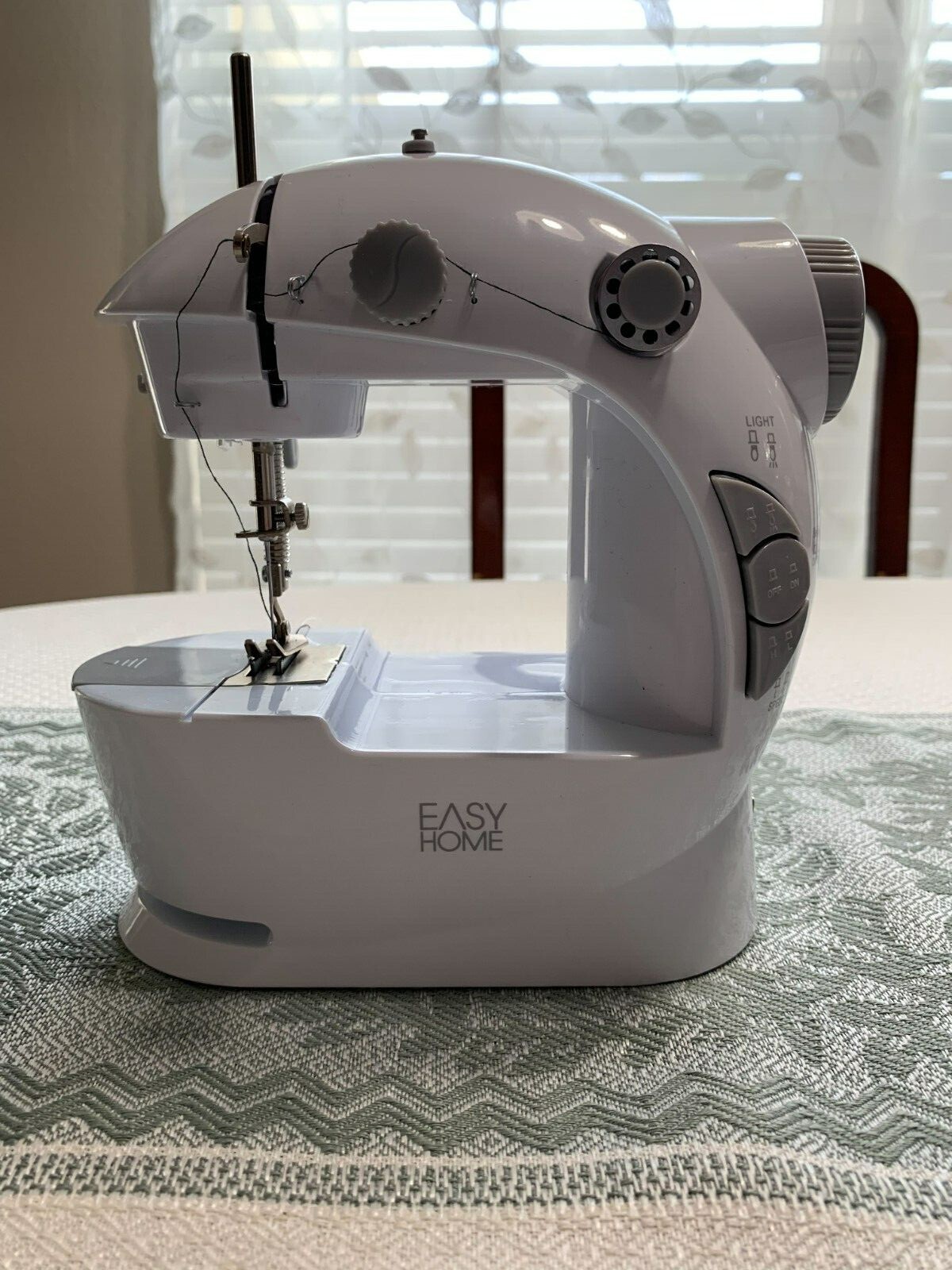 Easy Home 2 speed Mini Sewing Machine