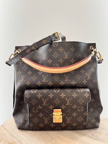 Louis Vuitton Monogram Metis Hobo Tote Handbag 2013 – Mills