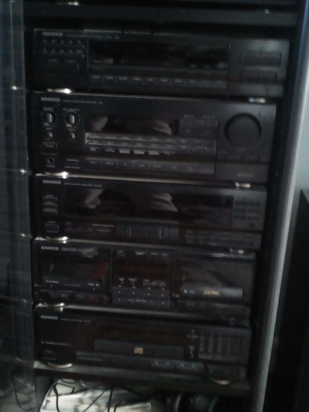 Kenwood M94 CDS System with Equaliser, Remote, and 2 large Speakers