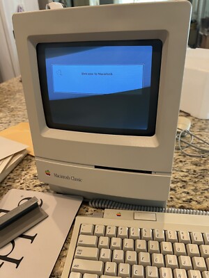 WORKING Vintage Apple Macintosh Classic Computer M0435LL/A with orig Box