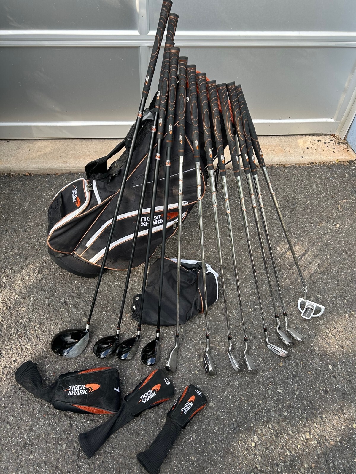 Tiger Shark Hammerhead golf set(1,3,3H,4H woods)5,6,7,8,9,PW,SW,PW Putter RH VGC