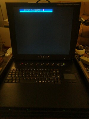 Austin Hughes Cyberview KVM 8 Port PS/2 17'' LCD 1U Rack Mount 12v RKP117-801e